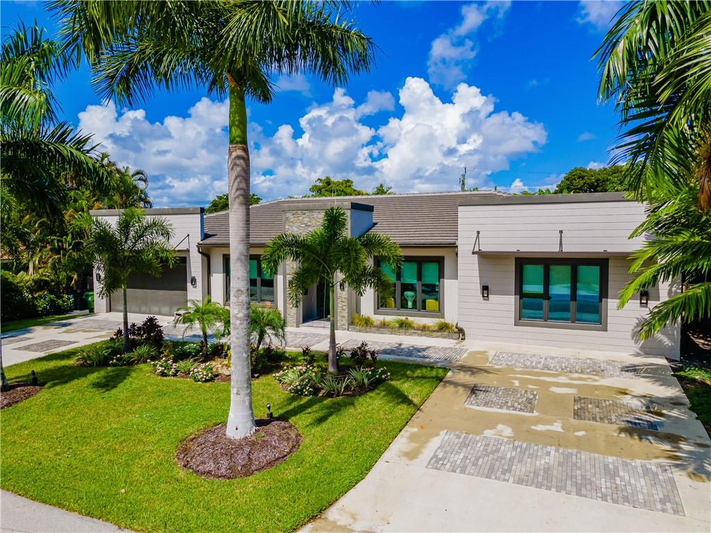 2733 NE 25th Pl