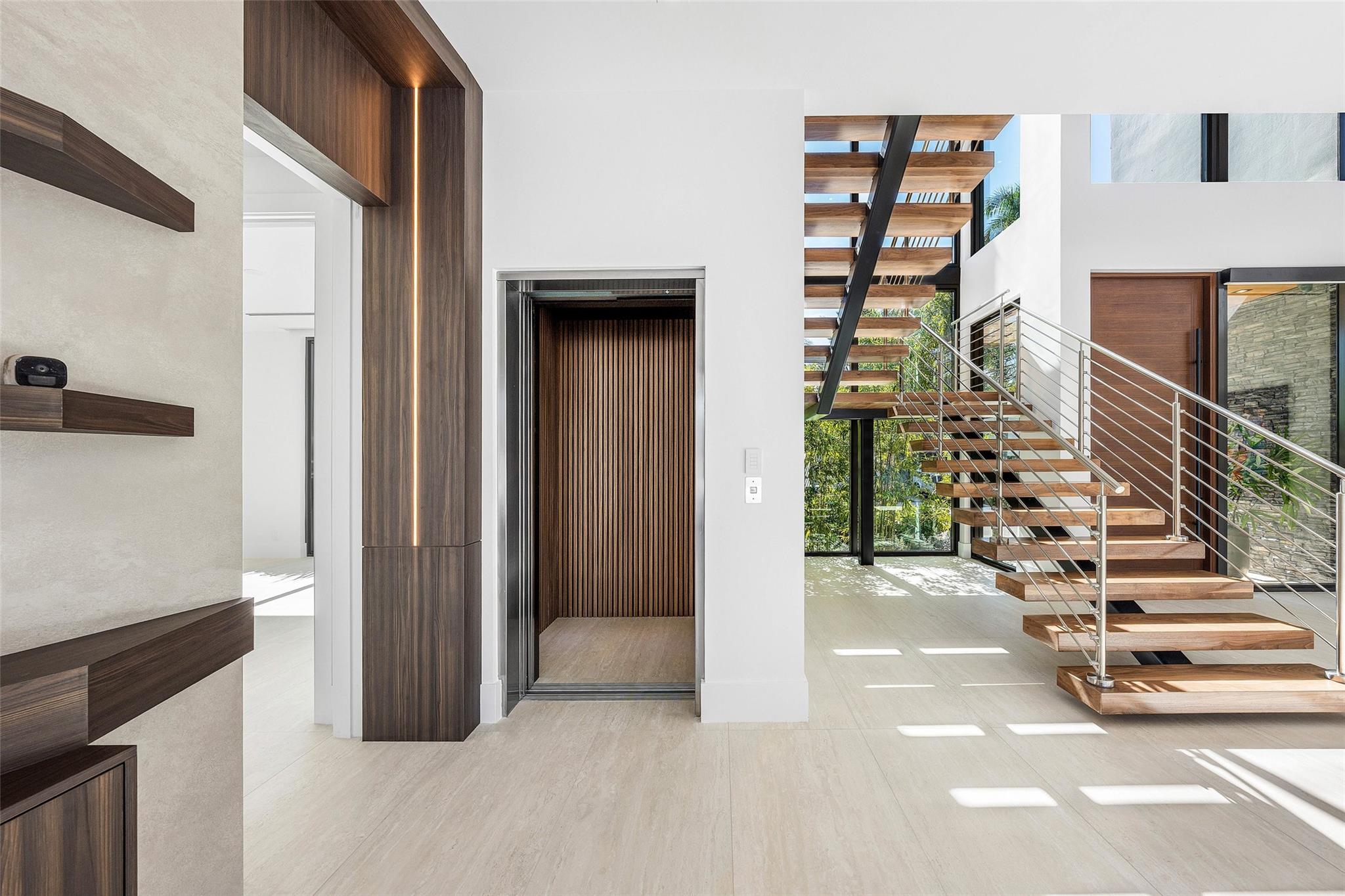 2817 NE 25th St Fort Lauderdale, FL 33305