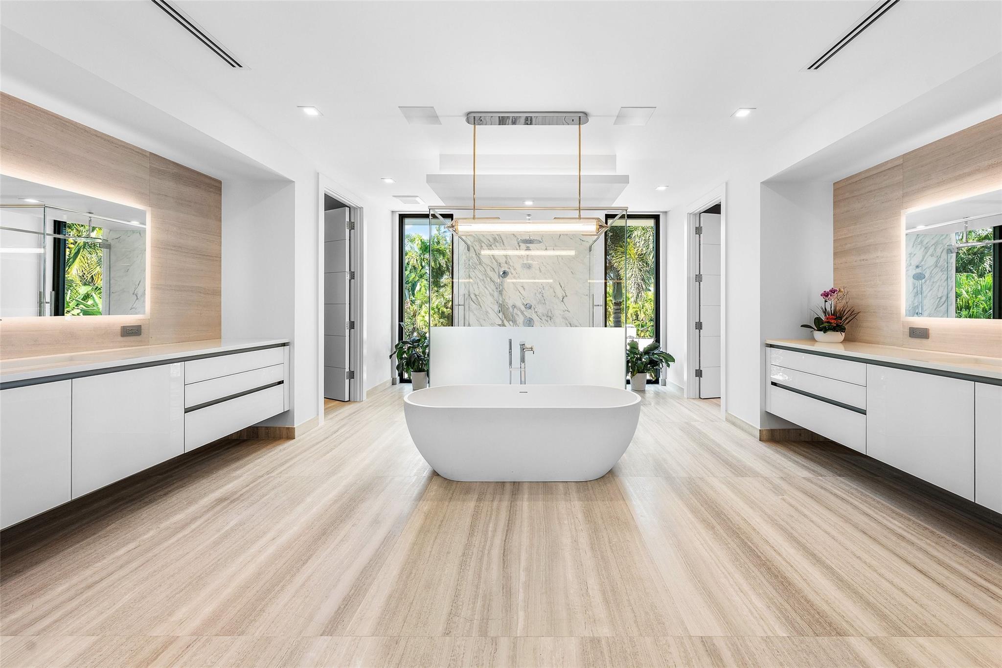 2817 NE 25th St Fort Lauderdale, FL 33305