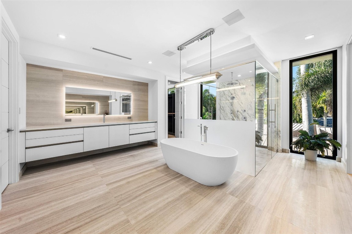 2817 NE 25th Fort Lauderdale, FL 33305