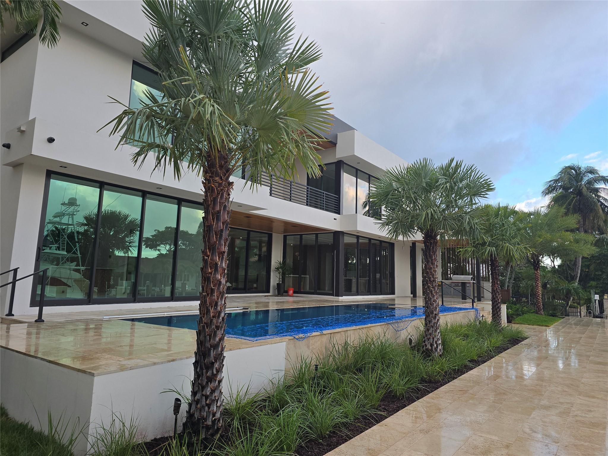 2817 NE 25th St Fort Lauderdale, FL 33305