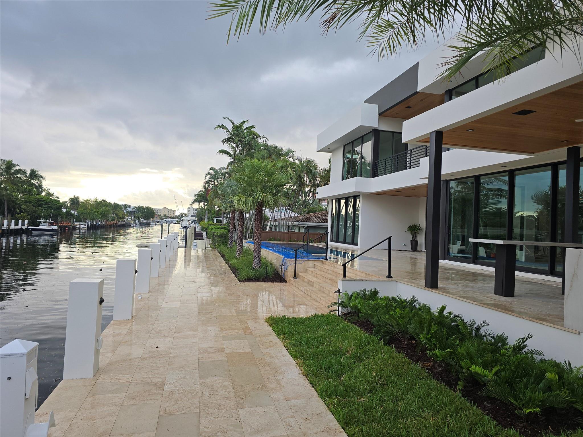 2817 NE 25th St Fort Lauderdale, FL 33305