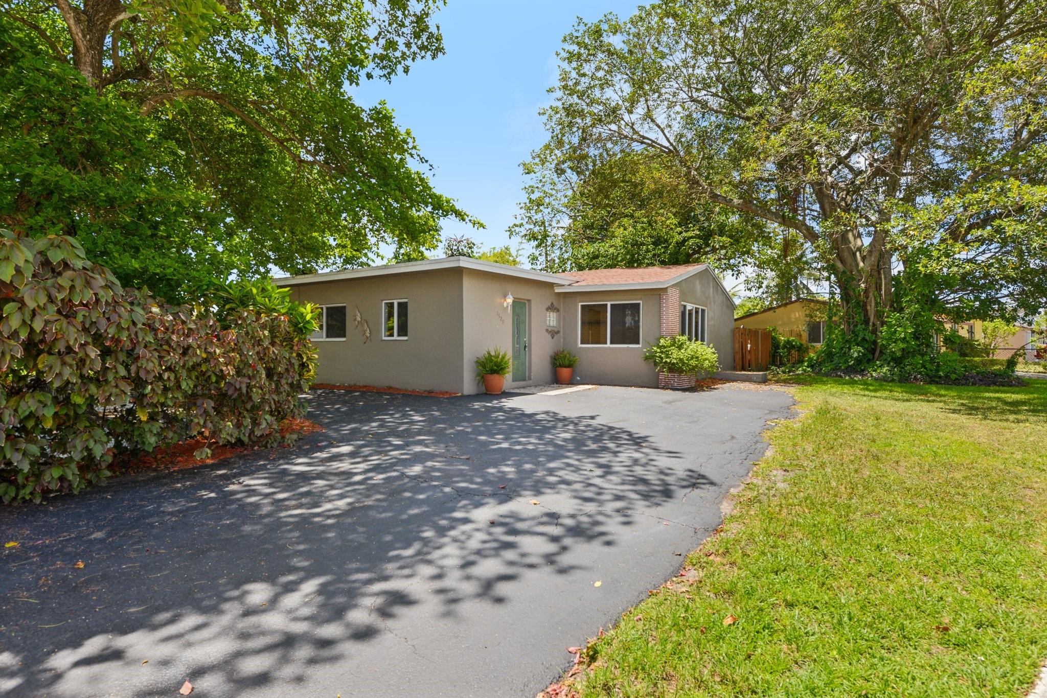 1520 SW 47th Ter