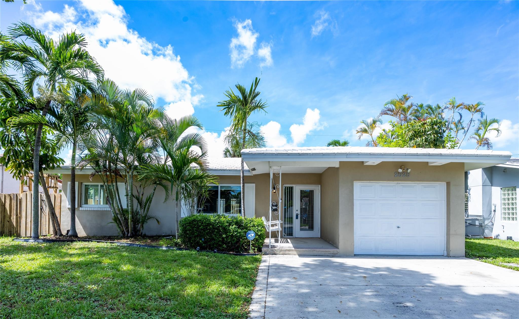 2025 NW 38th St