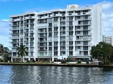 1609 N Riverside Dr #601