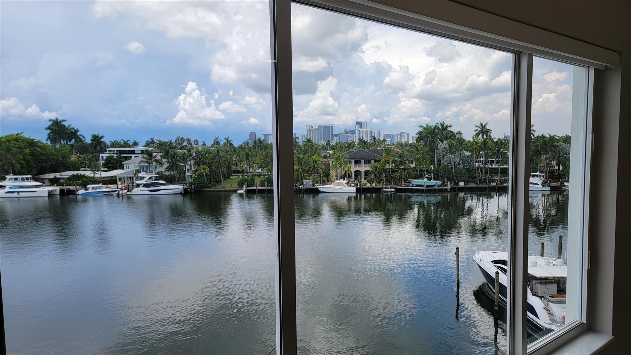 333 Sunset Dr #208 Fort Lauderdale, FL 33301