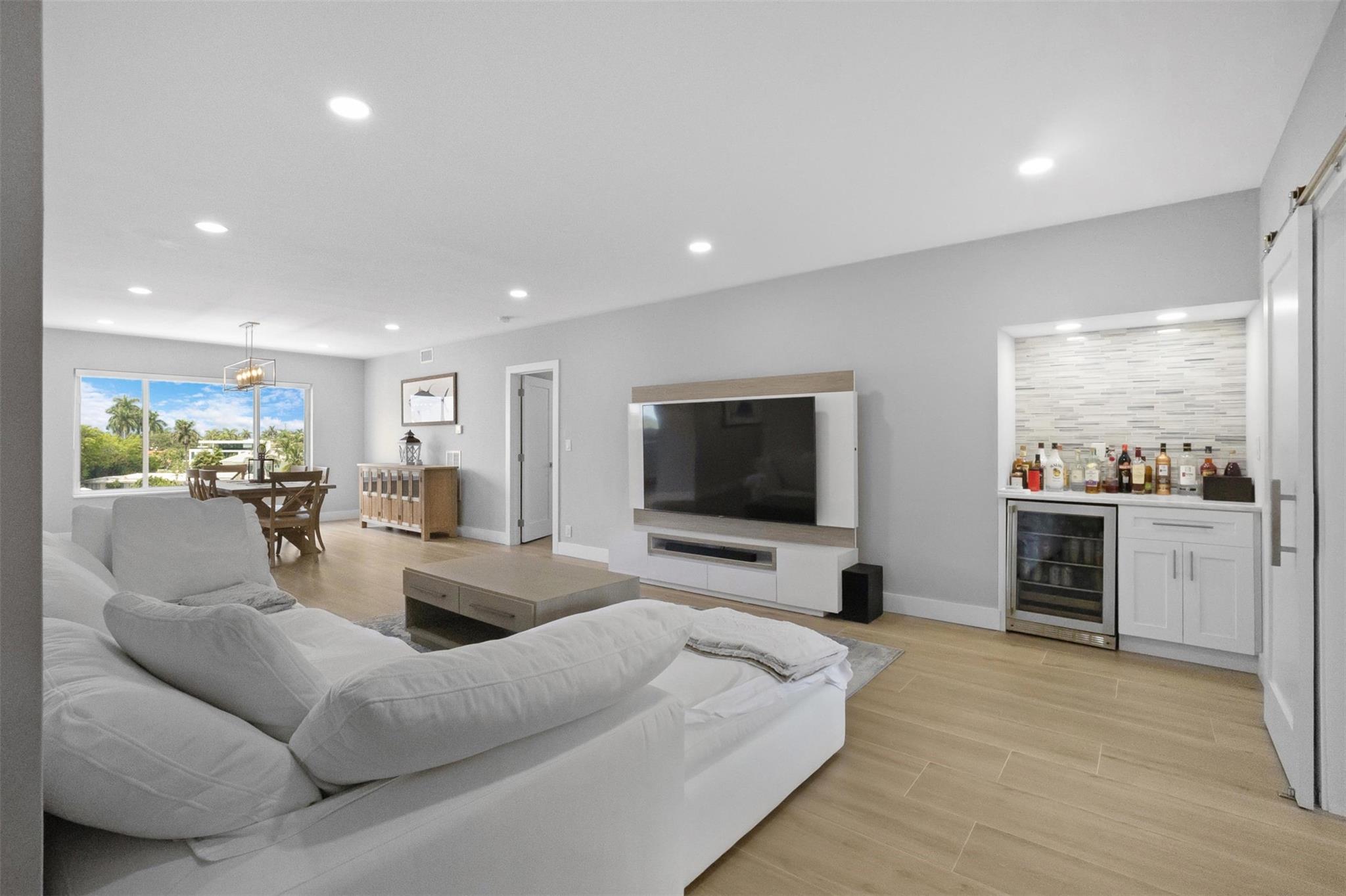 333 Sunset Dr #208 Fort Lauderdale, FL 33301