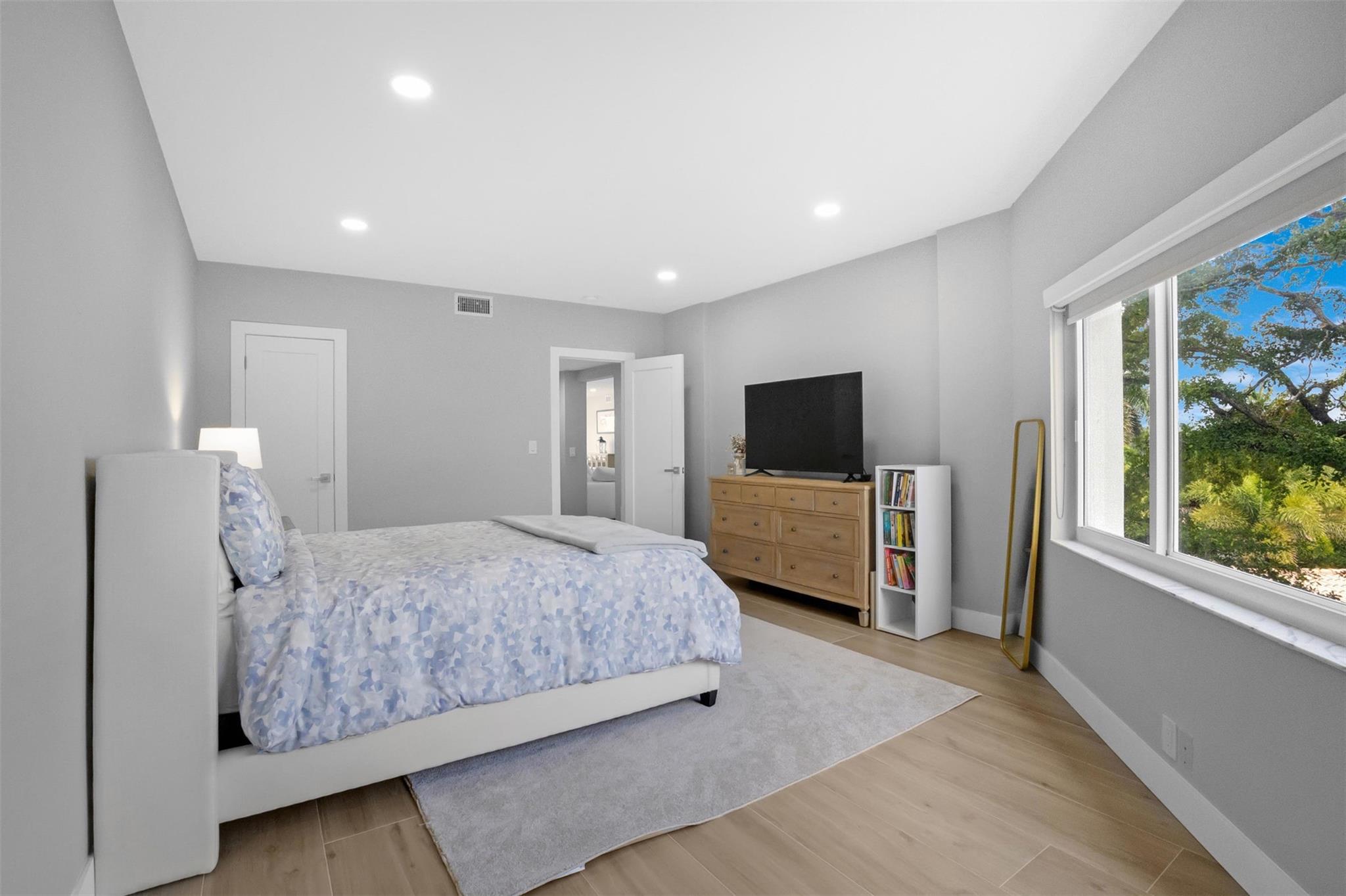 333 Sunset Dr #208 Fort Lauderdale, FL 33301