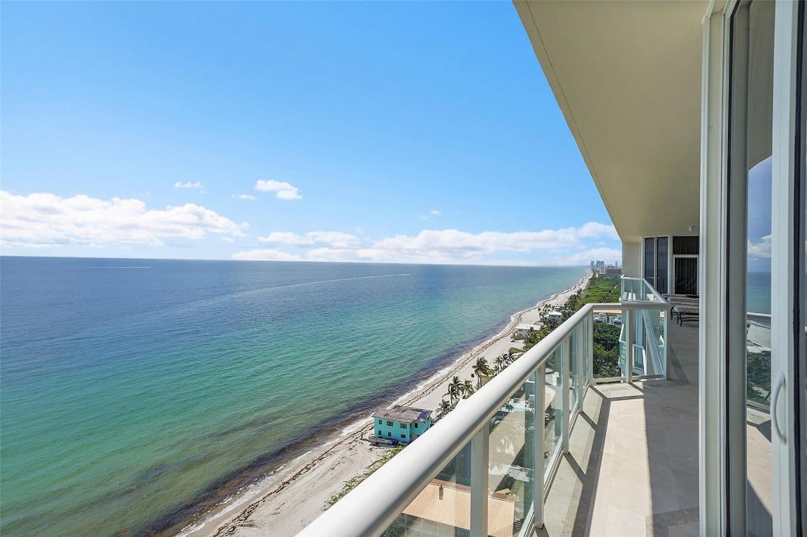 6001 N Ocean Dr #PH6 Hollywood, FL 33019