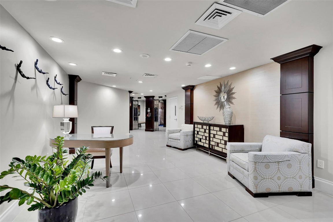 6001 N Ocean Dr #PH6 Hollywood, FL 33019