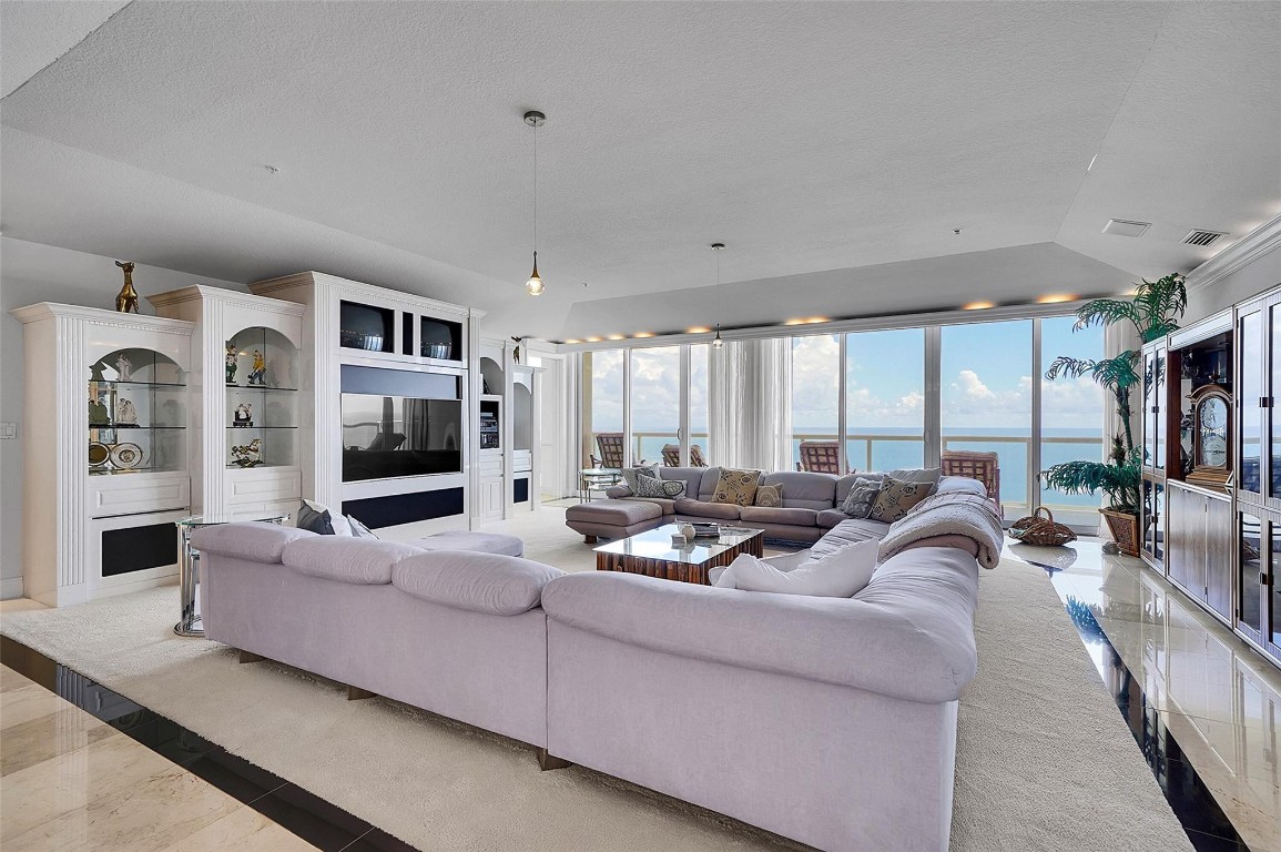 6001 N Ocean Dr #PH6 Hollywood, FL 33019