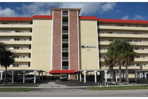 1101 Crystal Lk Dr #103