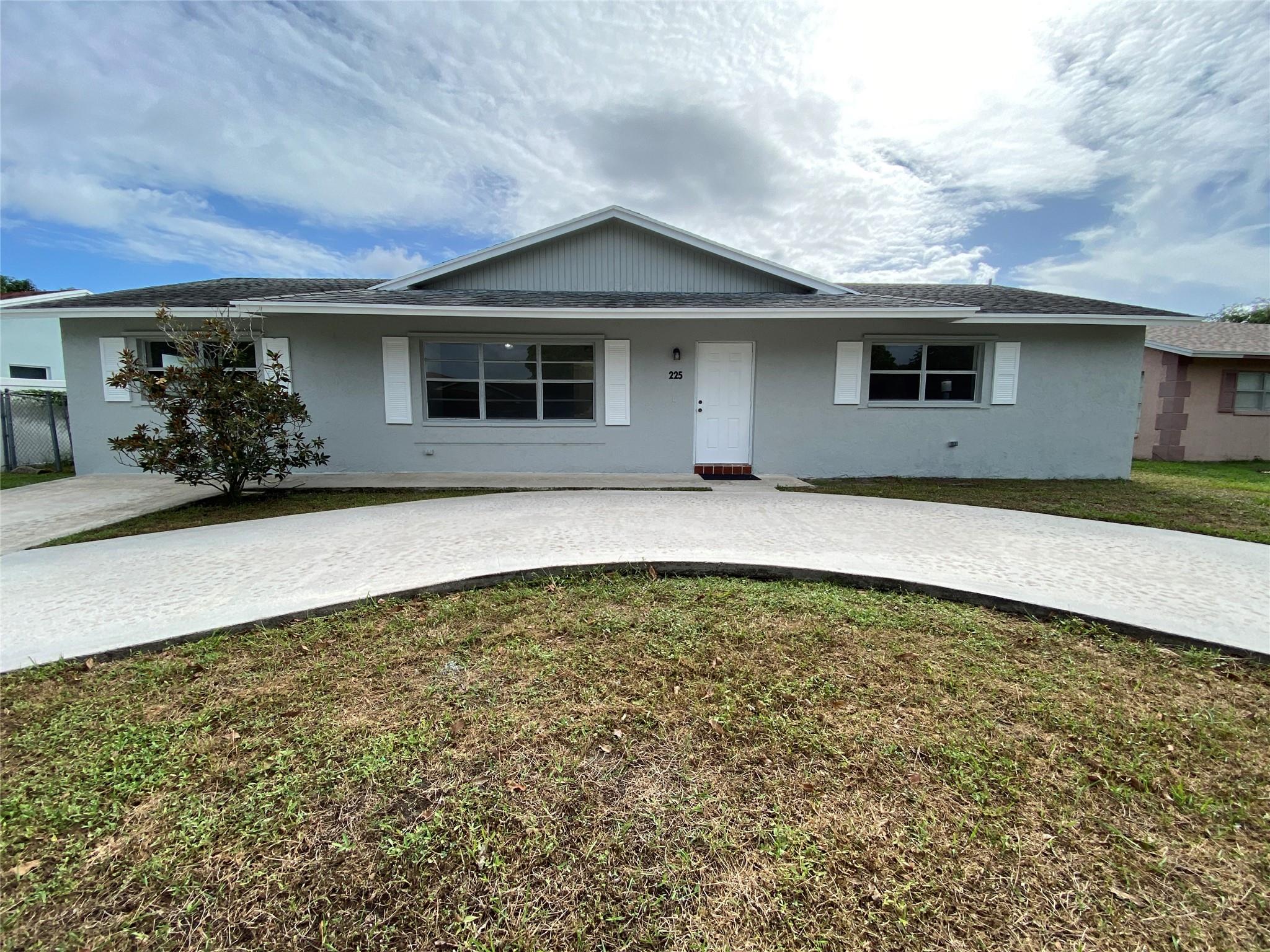 225 Wrena Dr