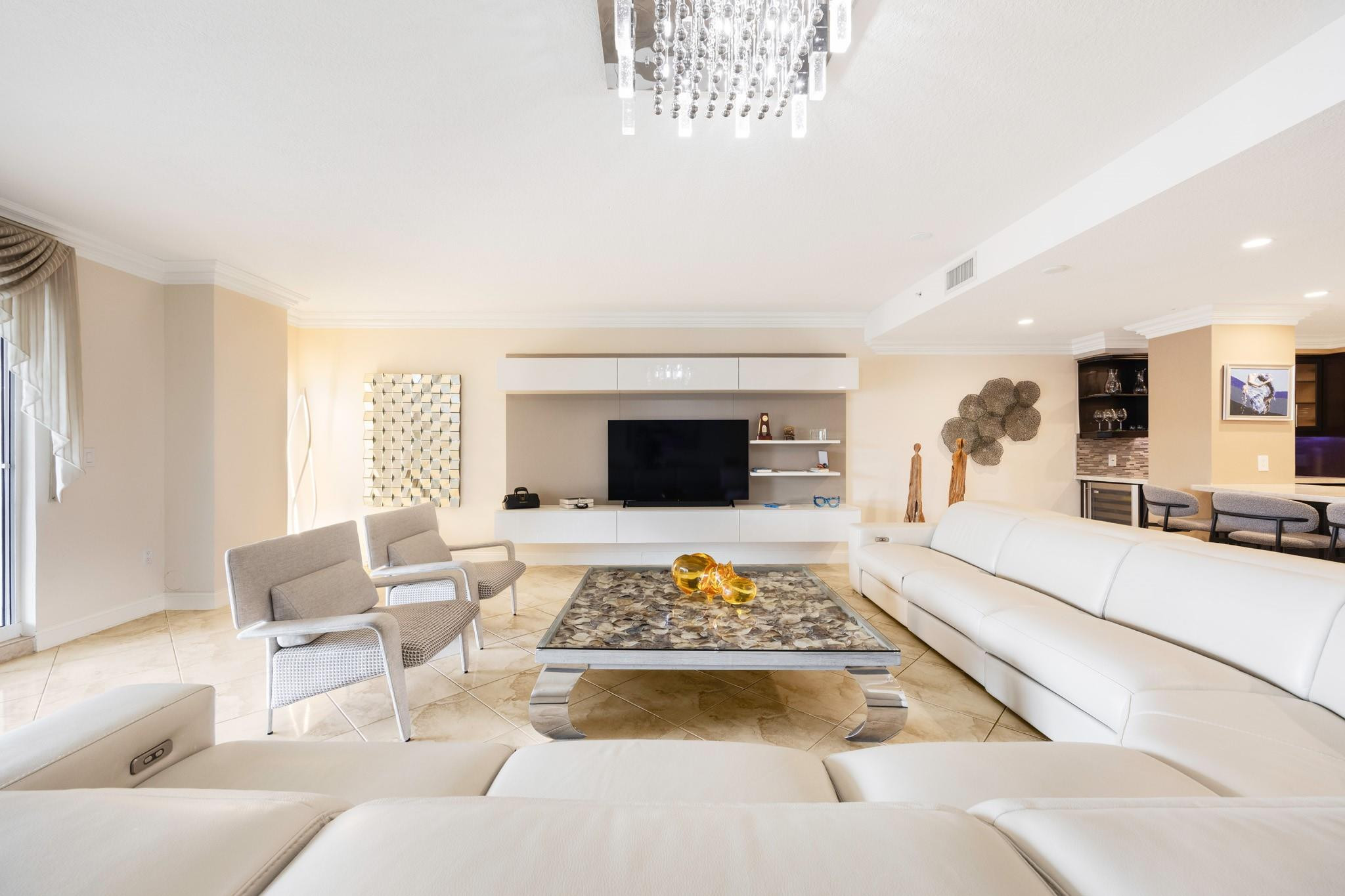 615 Bayshore Dr #105 Fort Lauderdale, FL 33304