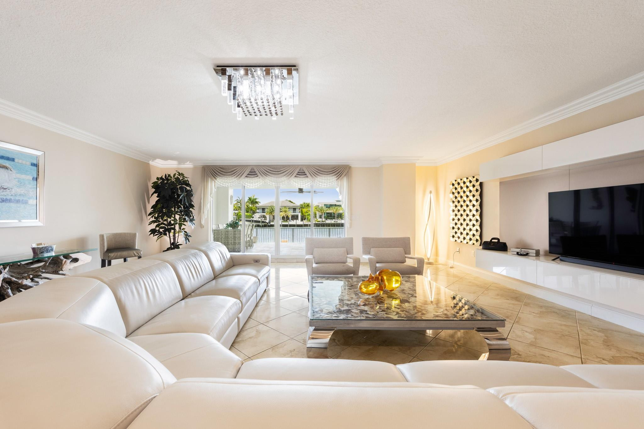 615 Bayshore Dr #105 Fort Lauderdale, FL 33304