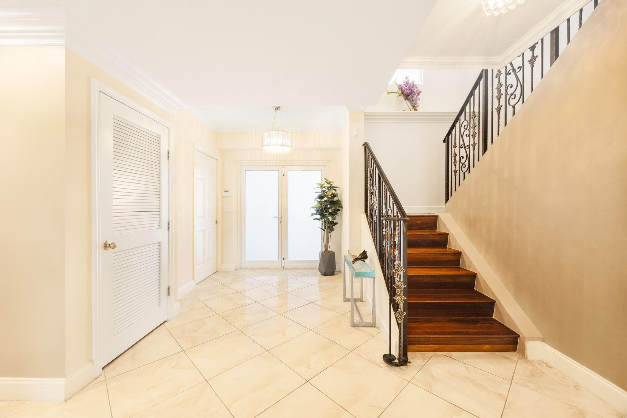 615 Bayshore Dr #105 Fort Lauderdale, FL 33304