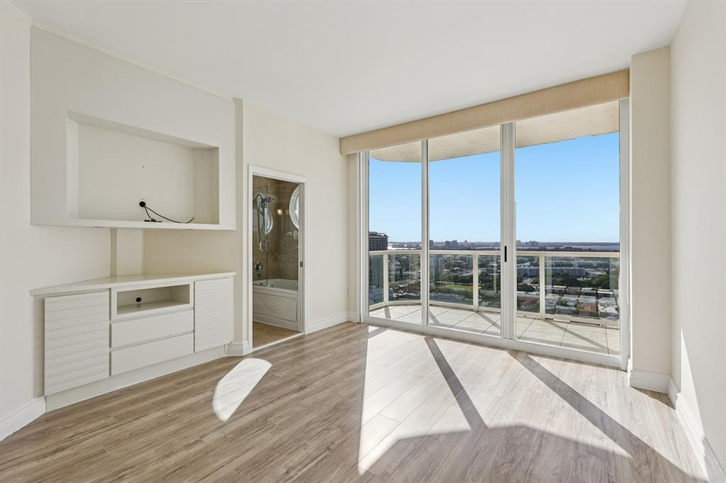 7330 Ocean Ter #LPH-C Miami Beach, FL 33141