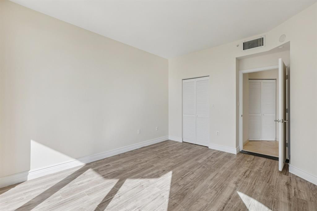 7330 Ocean Ter #LPH-C Miami Beach, FL 33141