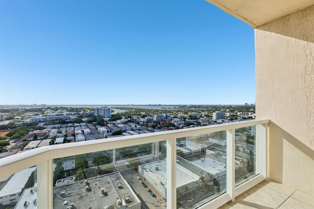 7330 Ocean Ter #LPH-C Miami Beach, FL 33141