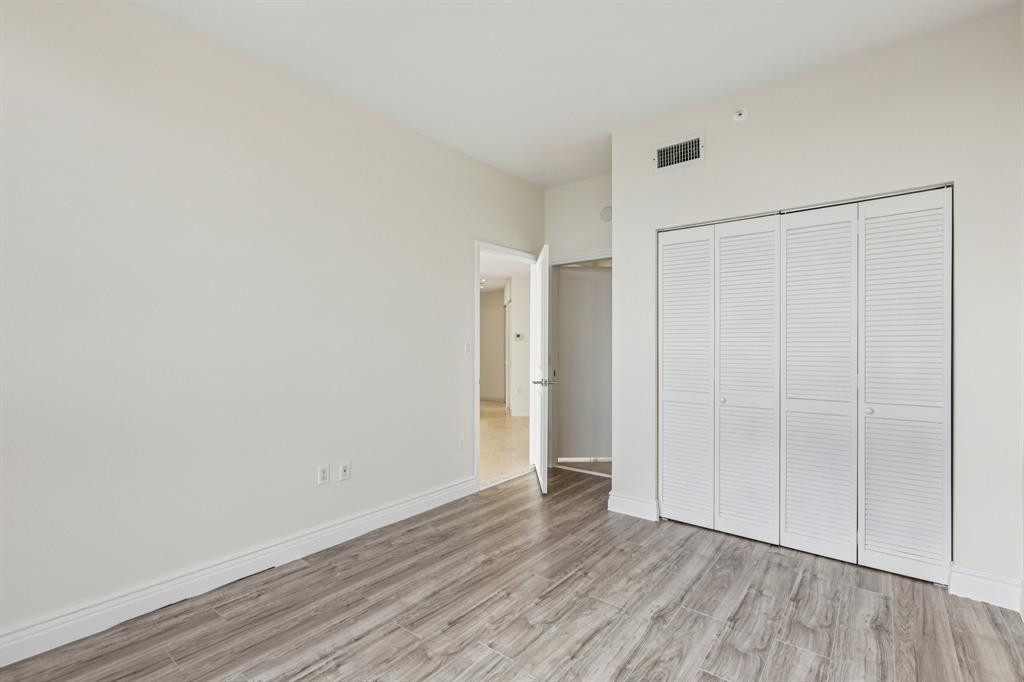 7330 Ocean Ter #LPH-C Miami Beach, FL 33141