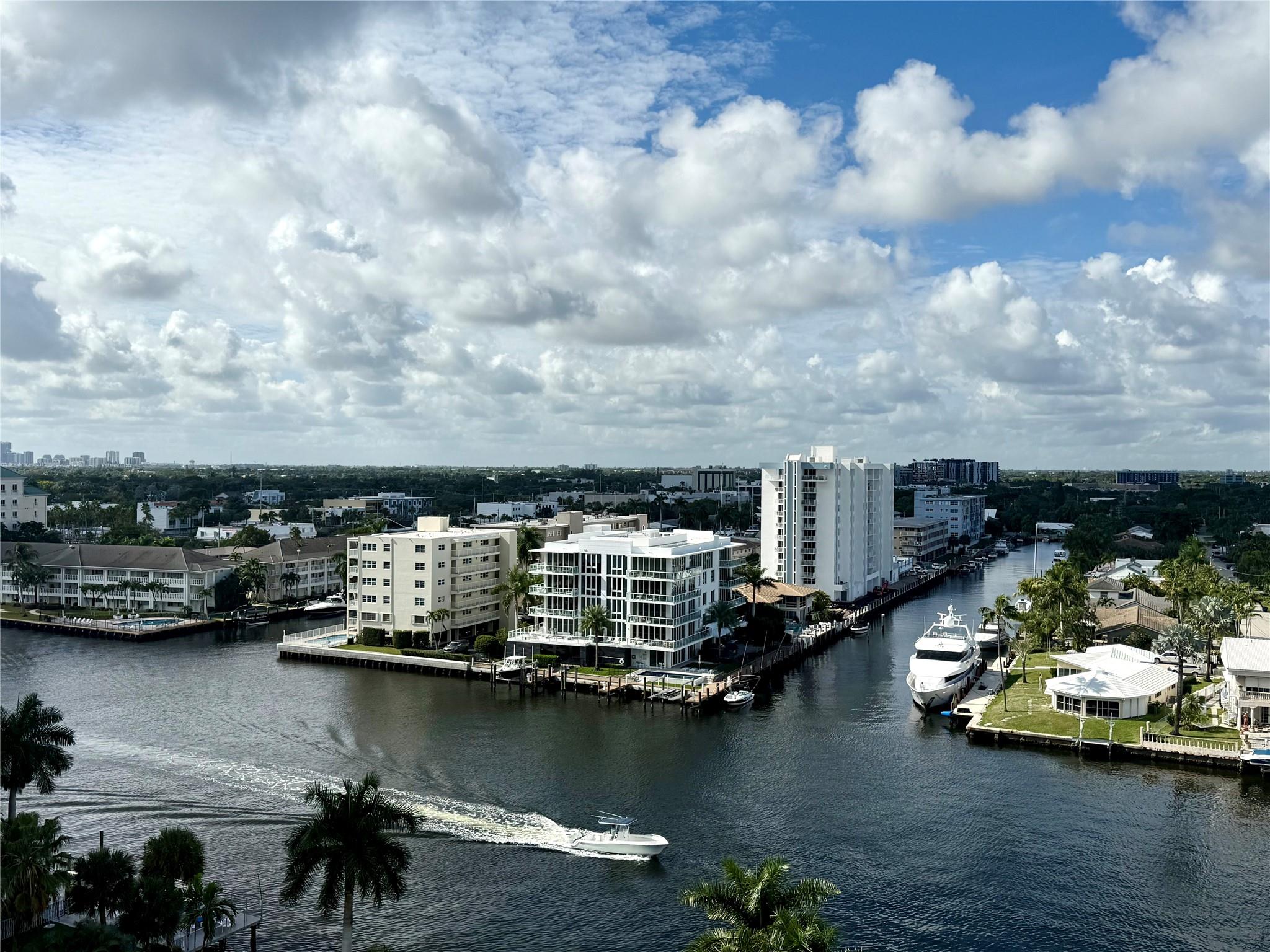 3233 NE 34th St #1120