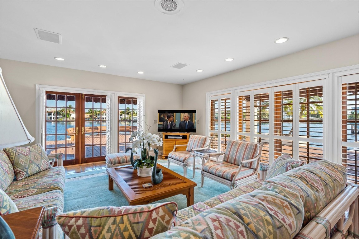 640 3rd Key Fort Lauderdale, FL 33304