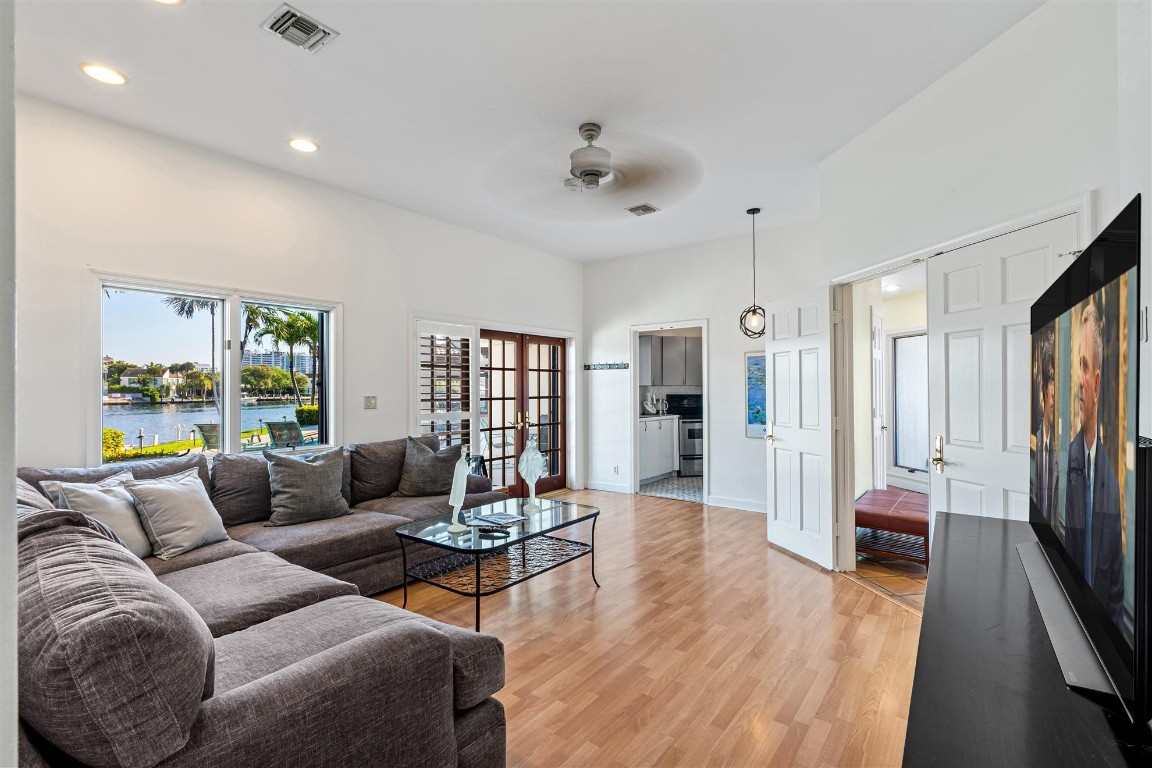 640 3rd Key Fort Lauderdale, FL 33304