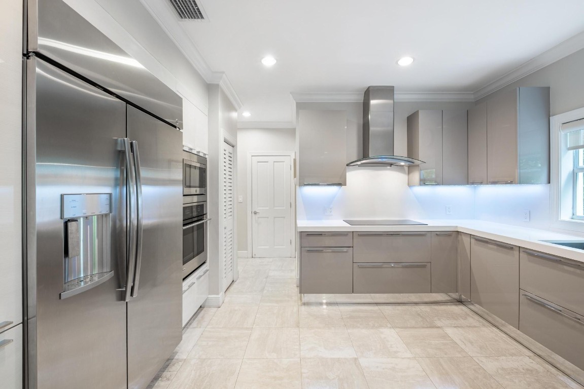 164 W Mashta Key Biscayne, FL 33149