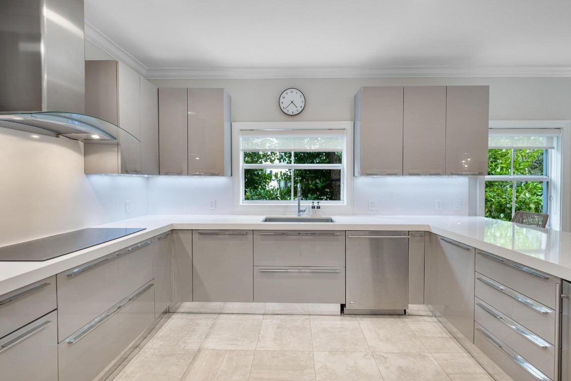 164 W Mashta Key Biscayne, FL 33149