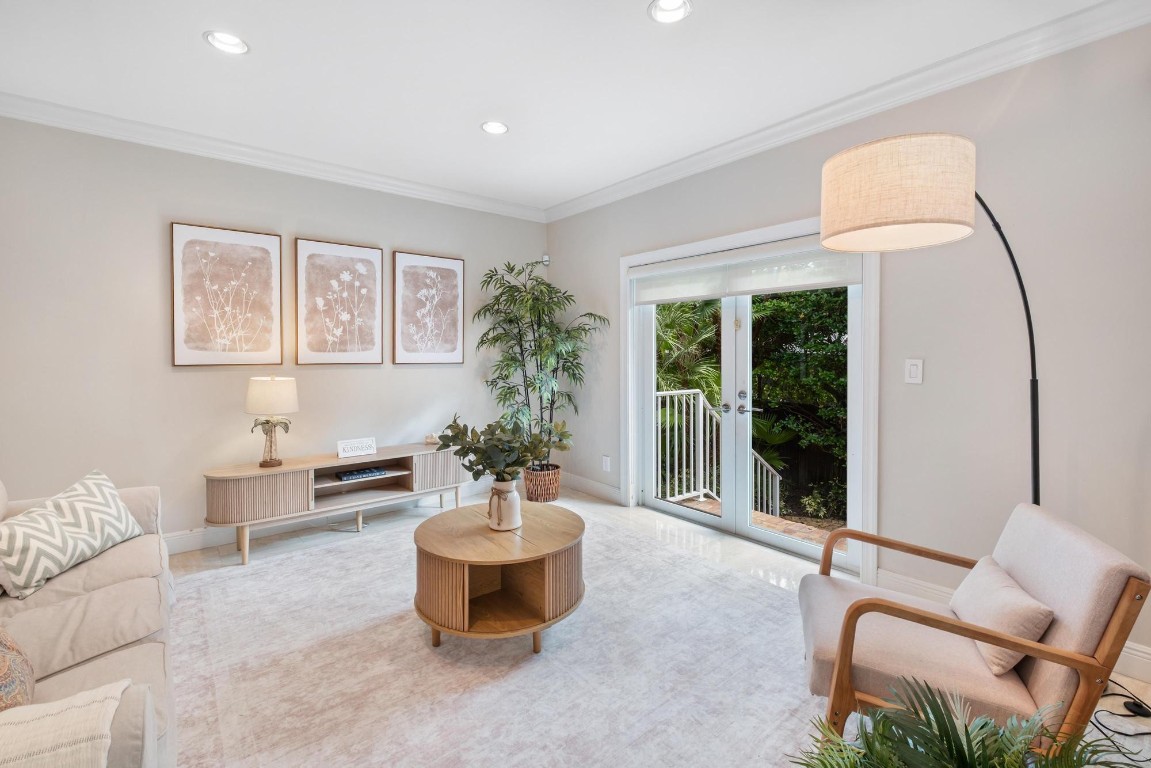 164 W Mashta Key Biscayne, FL 33149