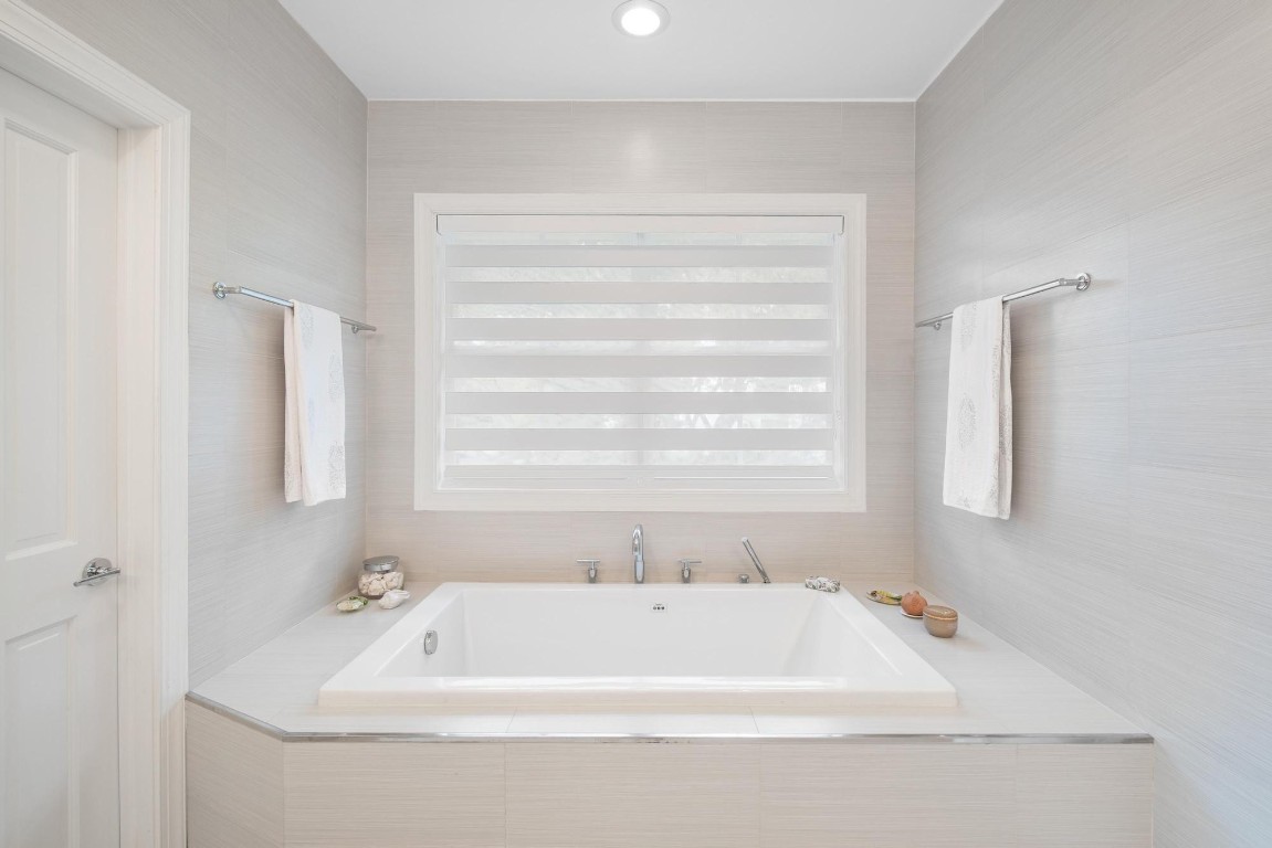 164 W Mashta Key Biscayne, FL 33149