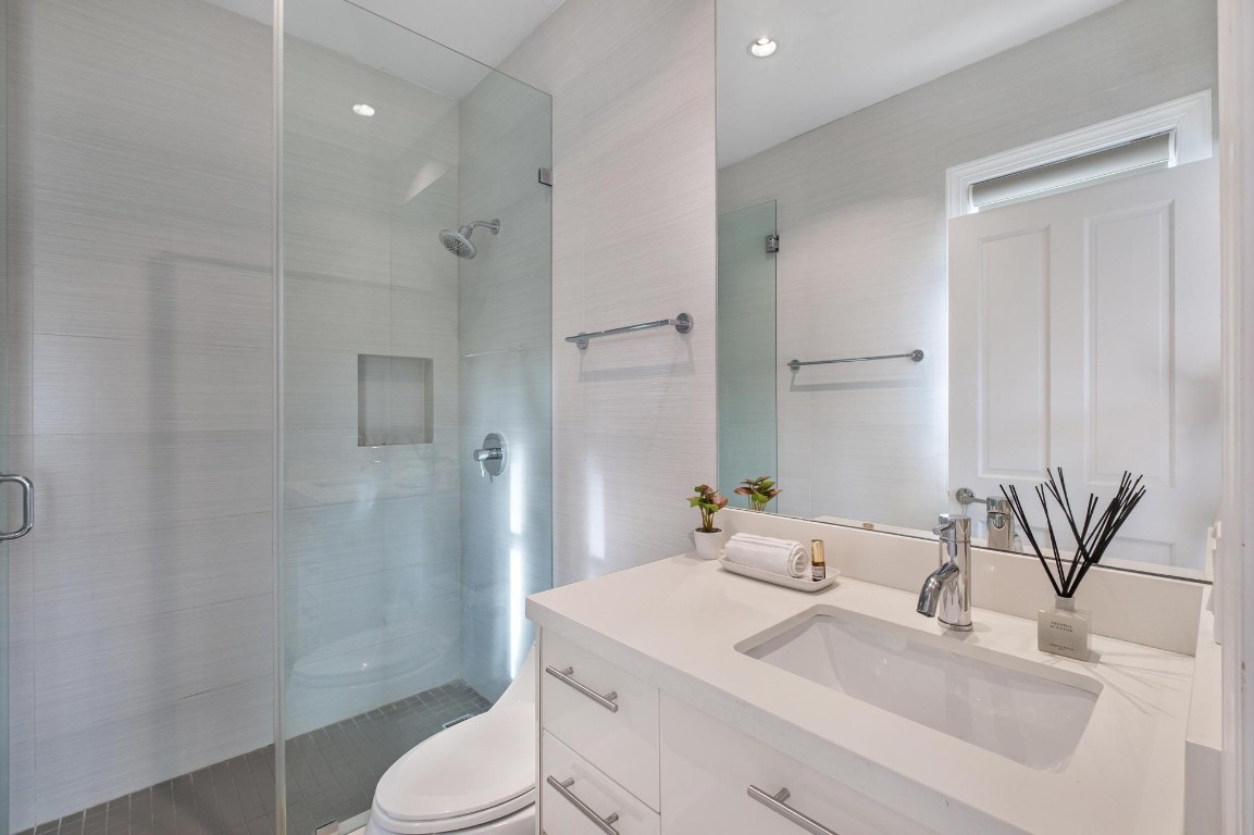 164 W Mashta Key Biscayne, FL 33149