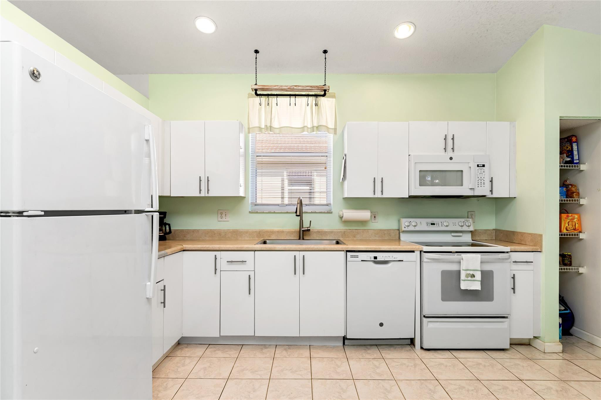 857 NW 133rd Pembroke Pines, FL 33028