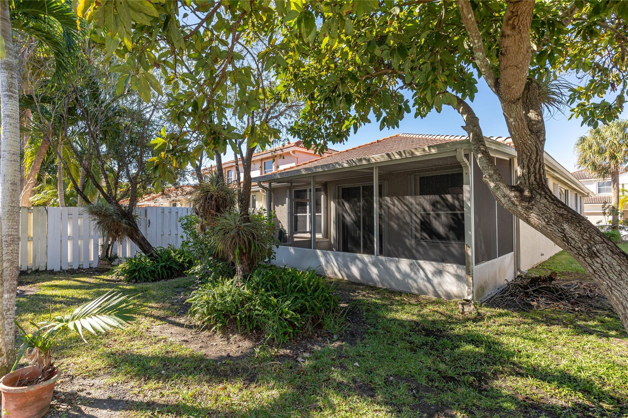 857 NW 133rd Pembroke Pines, FL 33028