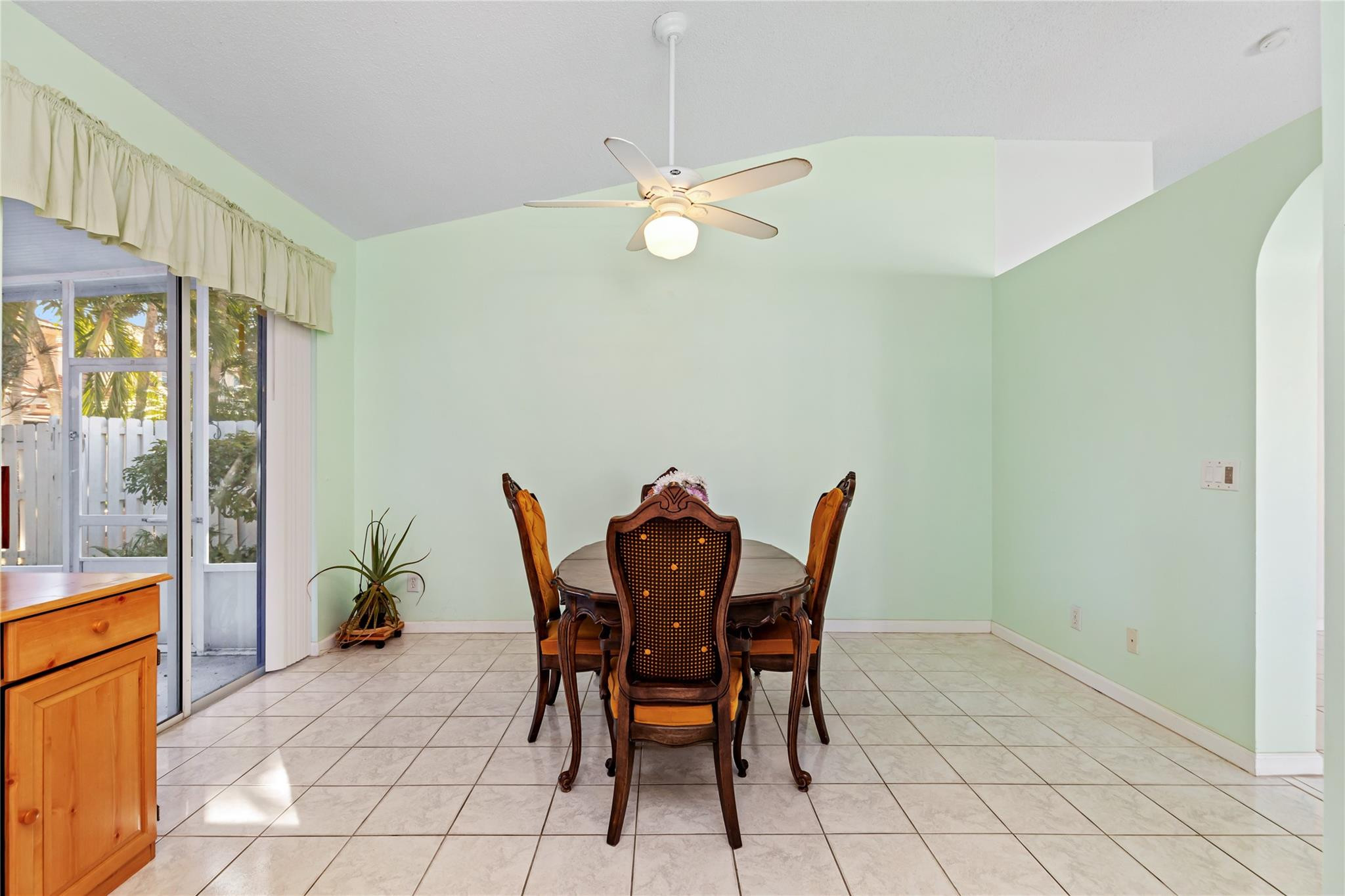 857 NW 133rd Pembroke Pines, FL 33028