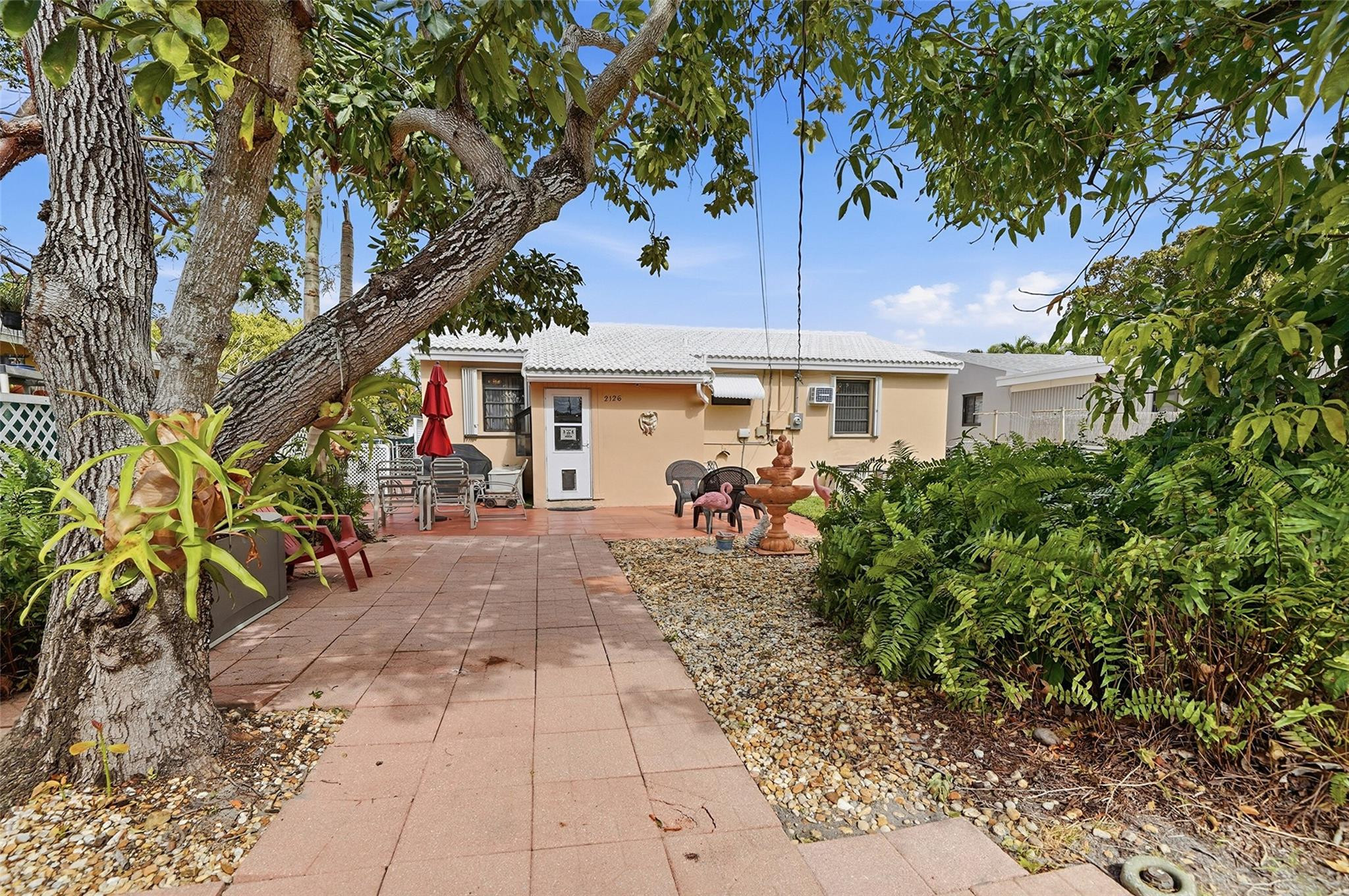 2126 Taft Hollywood, FL 33020