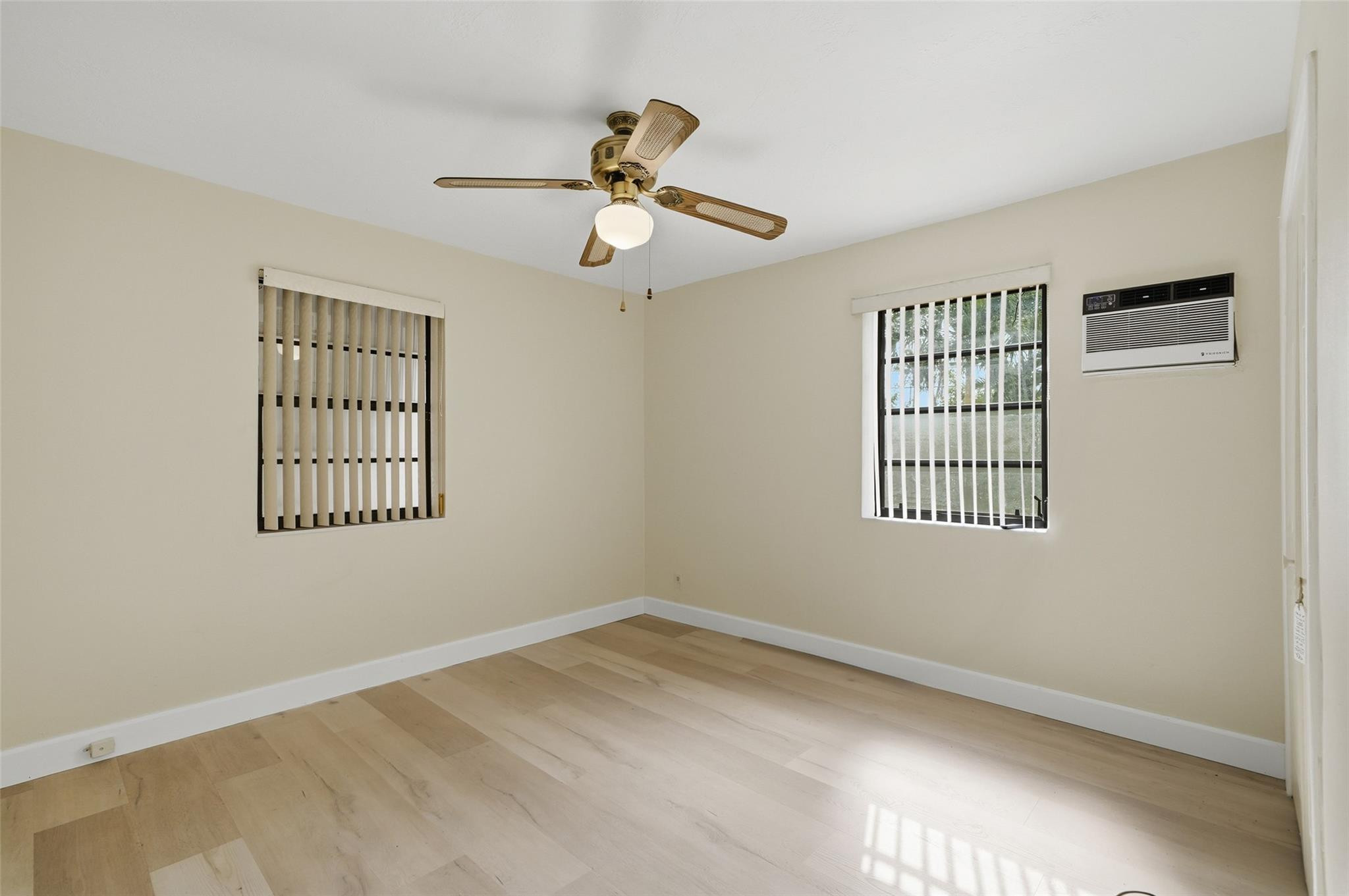 2126 Taft Hollywood, FL 33020