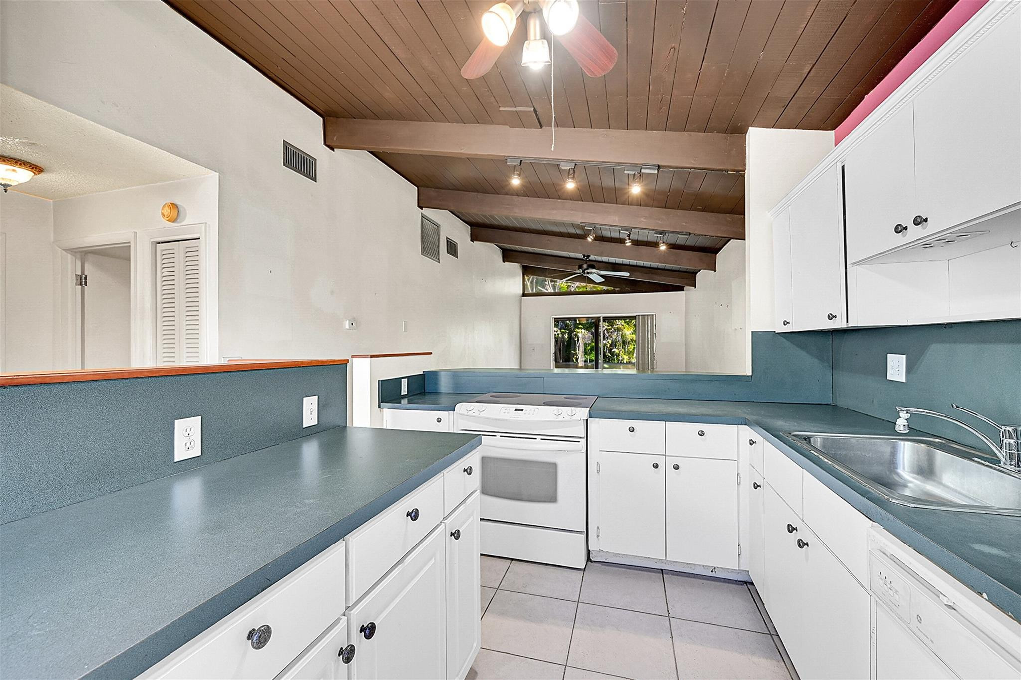 235 Briarwood #2-12A