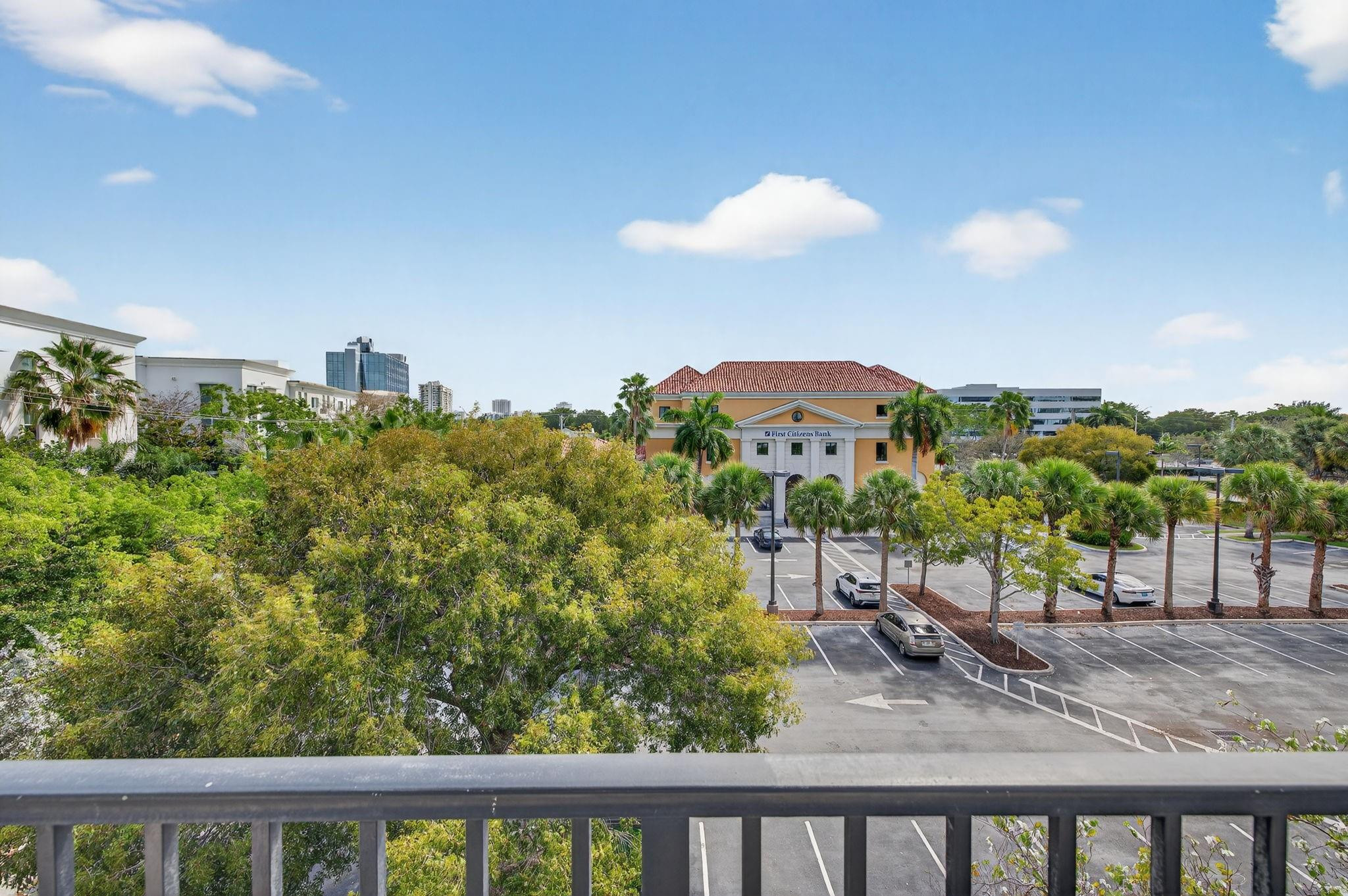 2421 NE 65th #415 Fort Lauderdale, FL 33308