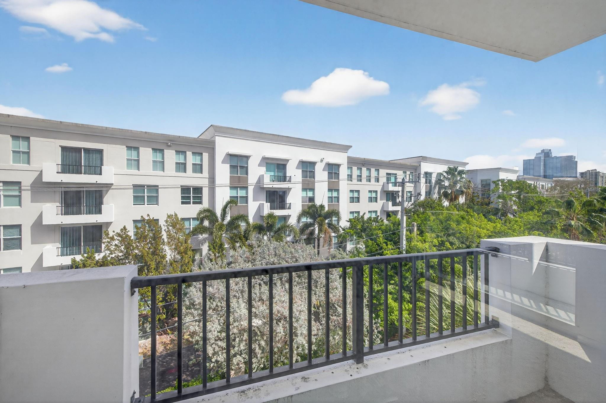 2421 NE 65th #415 Fort Lauderdale, FL 33308