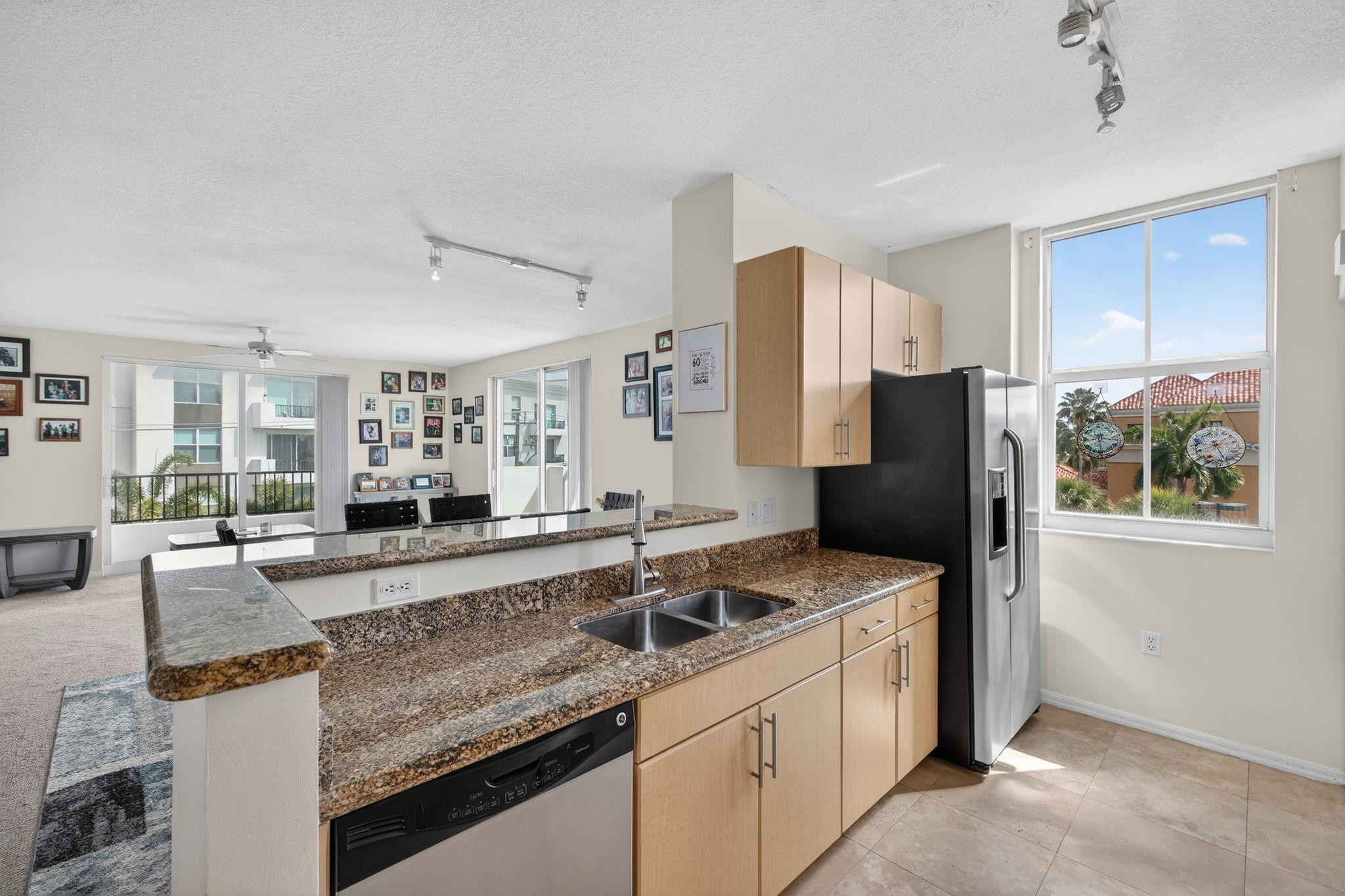 2421 NE 65th #415 Fort Lauderdale, FL 33308