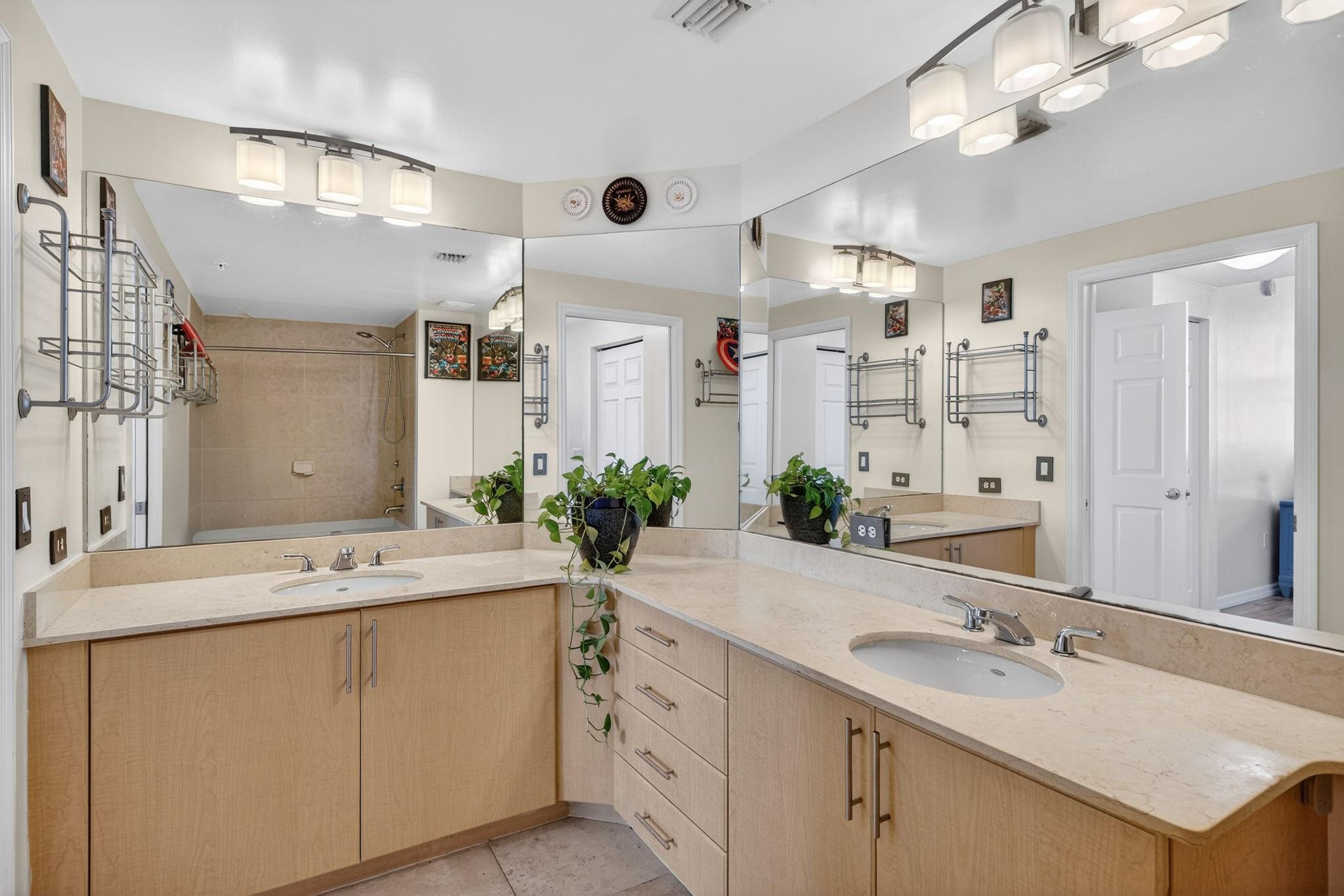 2421 NE 65th #415 Fort Lauderdale, FL 33308