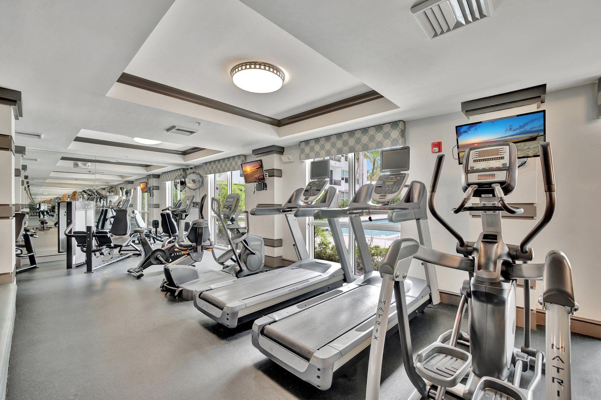 2421 NE 65th #415 Fort Lauderdale, FL 33308