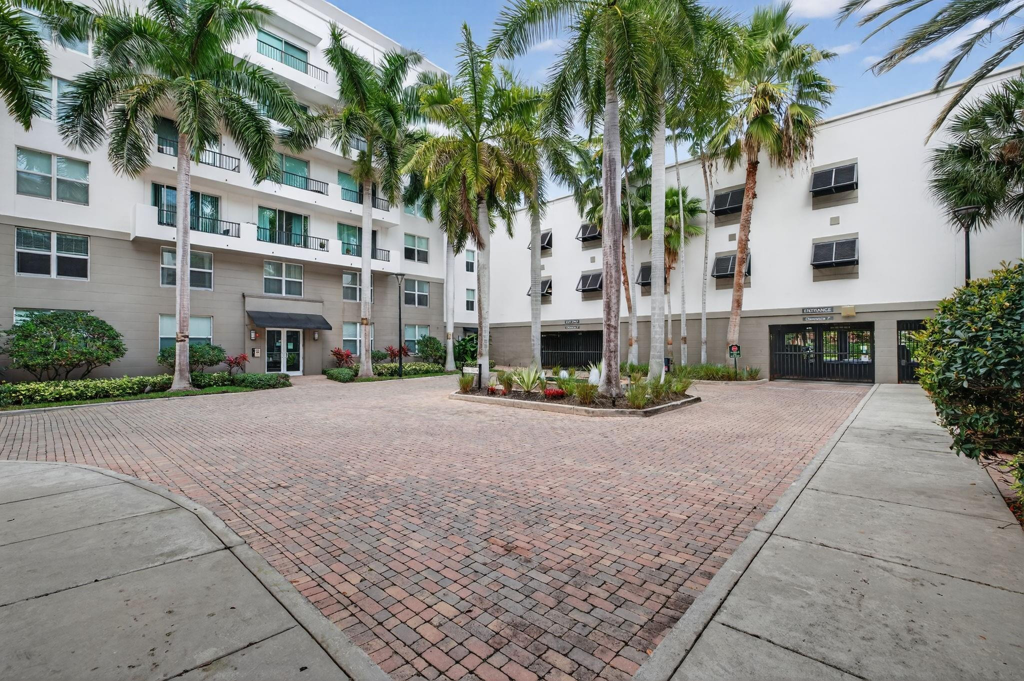 2421 NE 65th #415 Fort Lauderdale, FL 33308