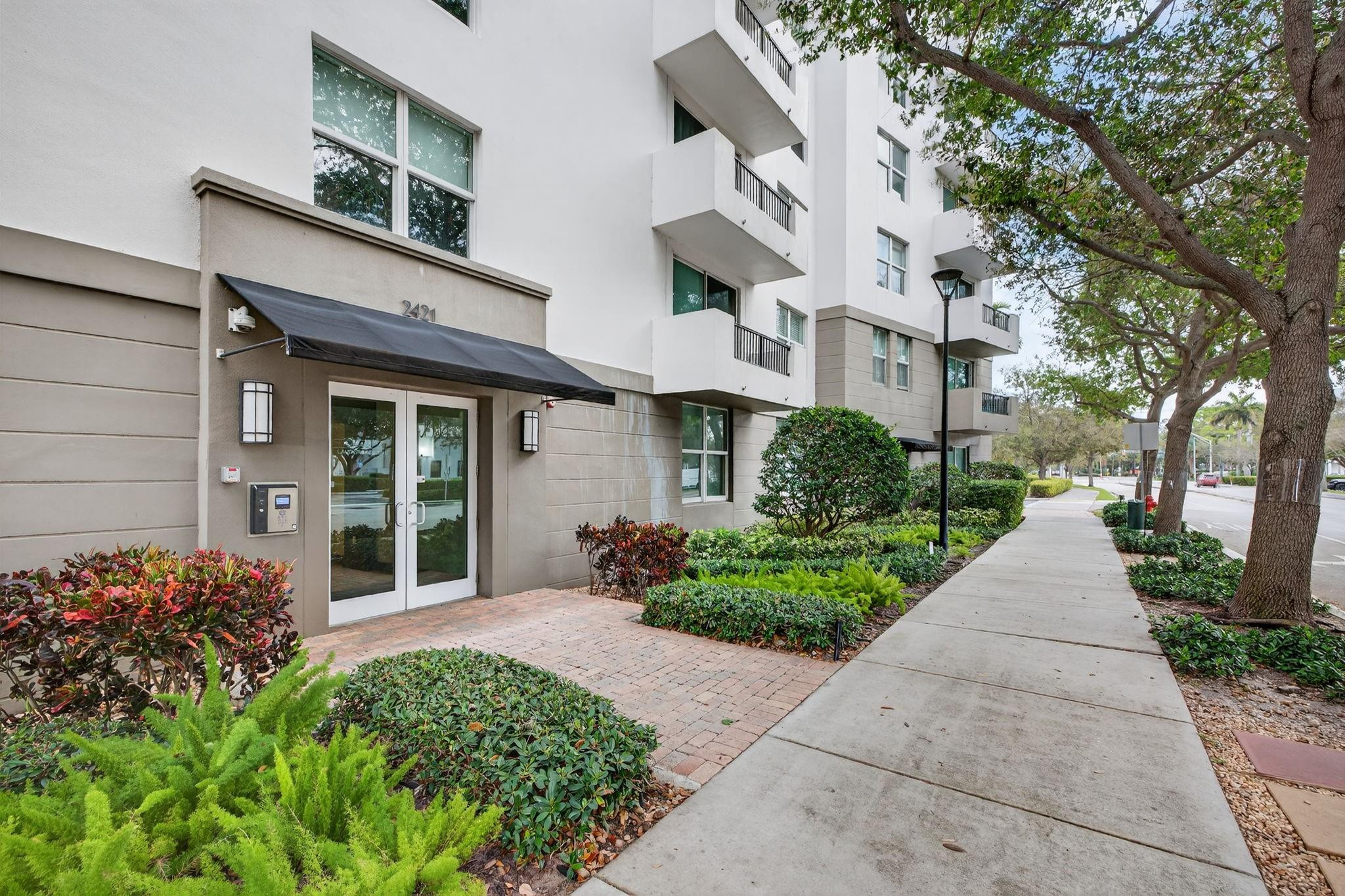 2421 NE 65th #415 Fort Lauderdale, FL 33308