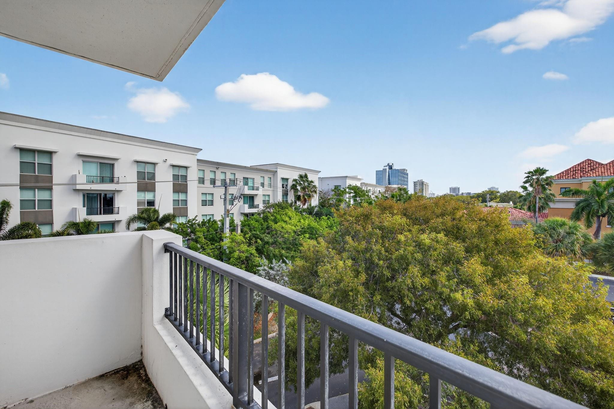 2421 NE 65th #415 Fort Lauderdale, FL 33308