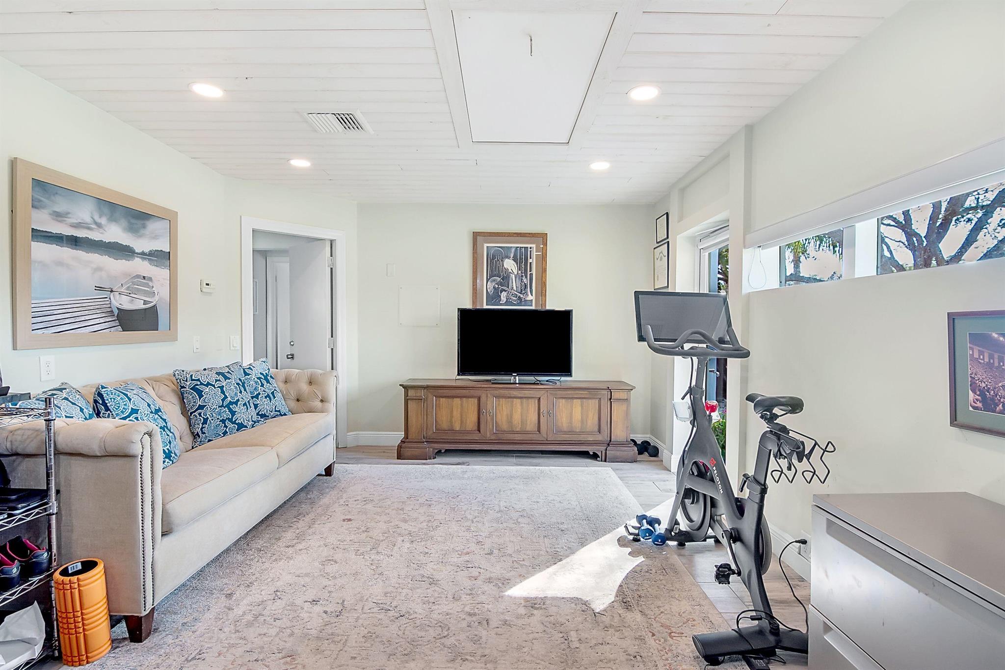 709 Irwin Ln Jupiter, FL 33458