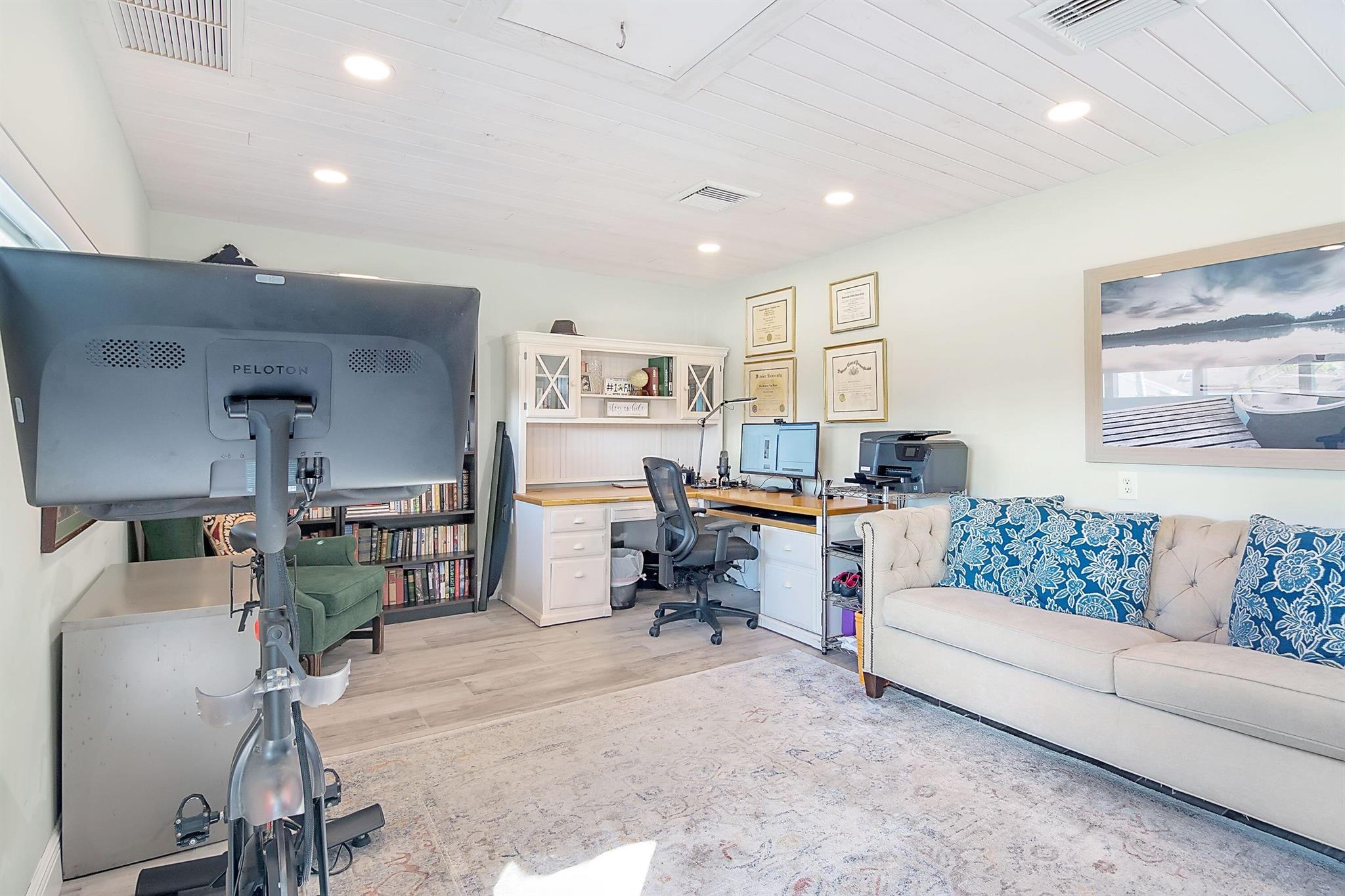 709 Irwin Ln Jupiter, FL 33458