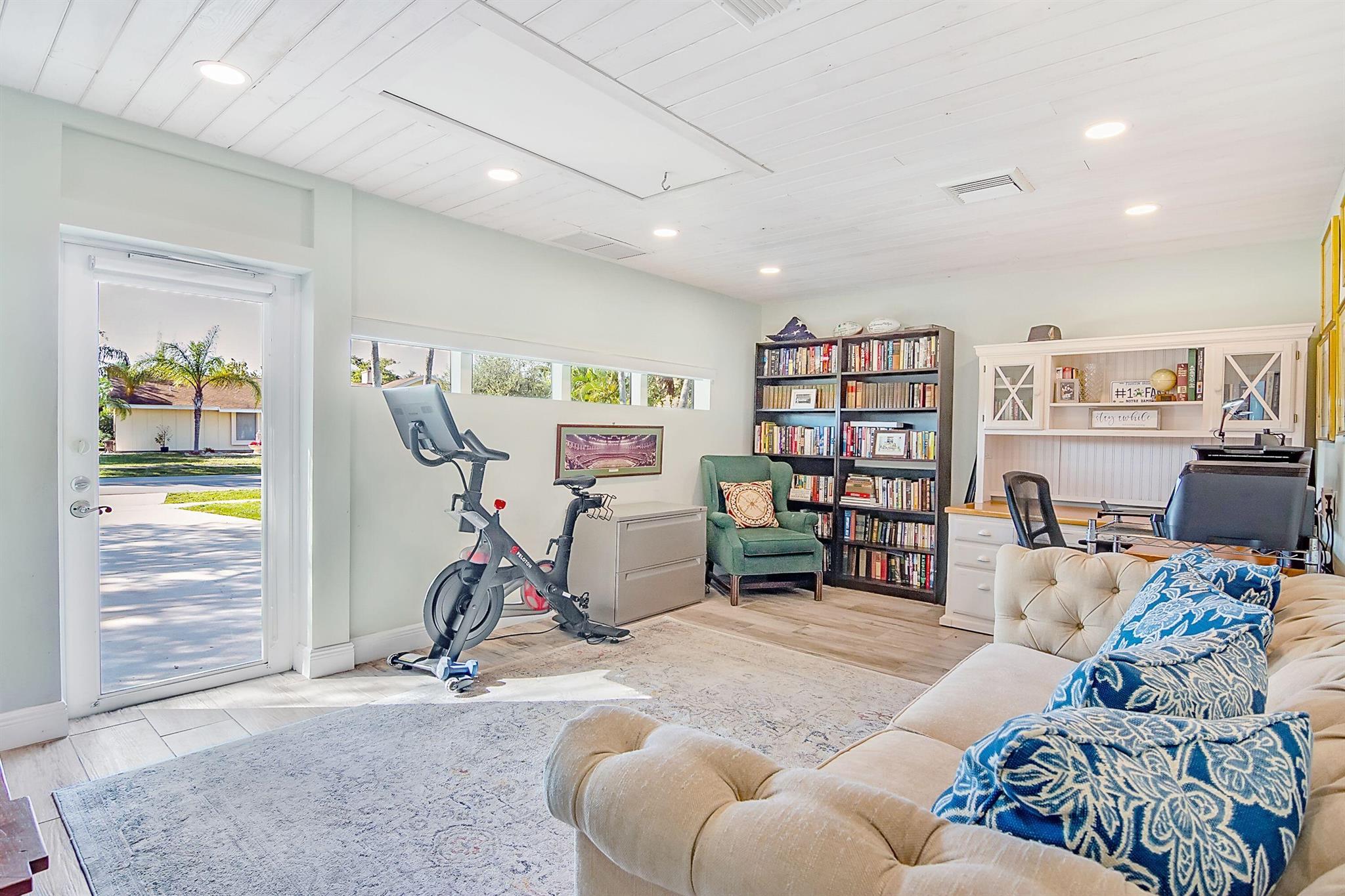 709 Irwin Ln Jupiter, FL 33458