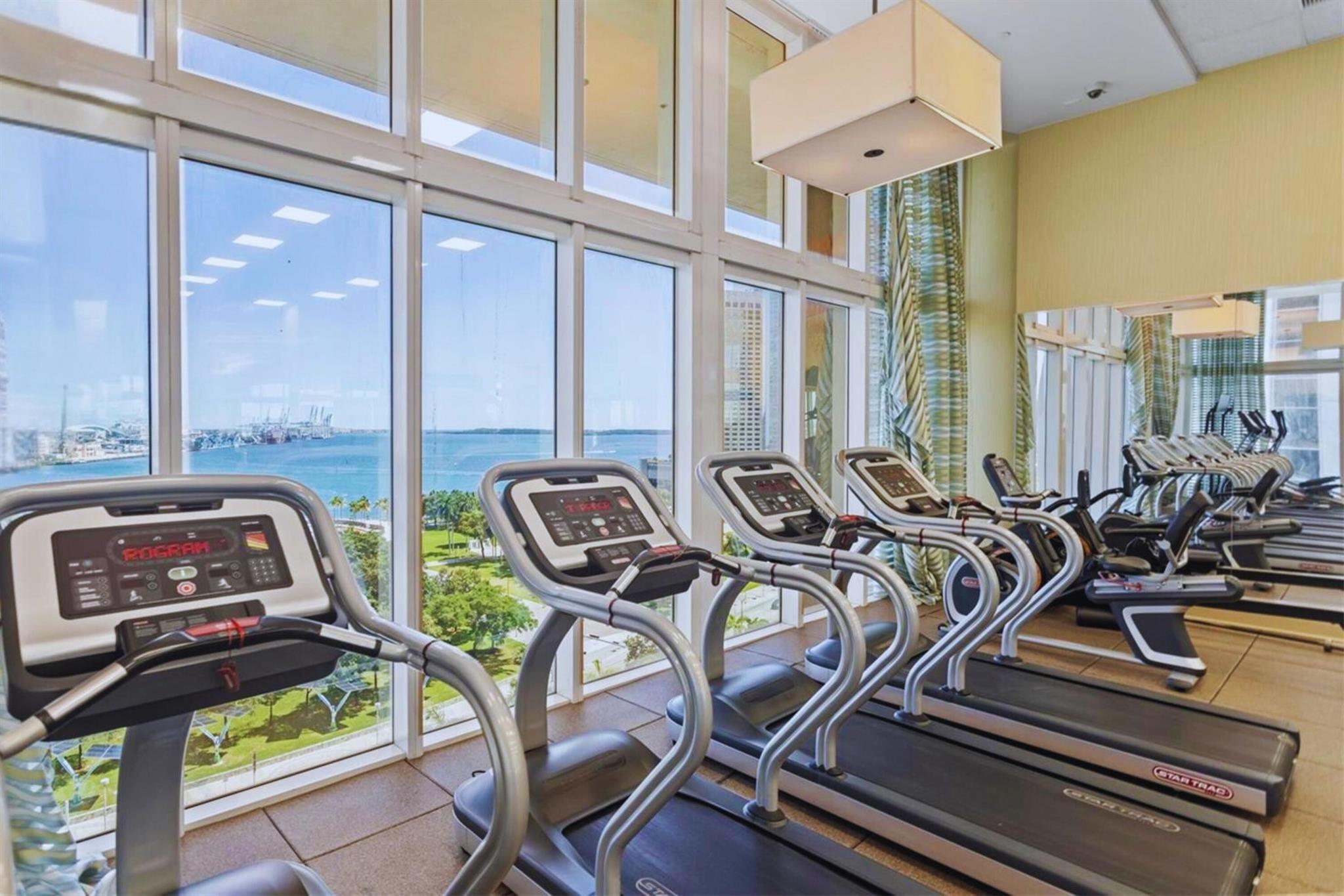 image 50 Biscayne Condo12